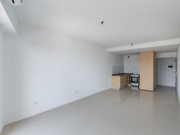 Monoambiente con balcón y cochera  Villa Urquiza