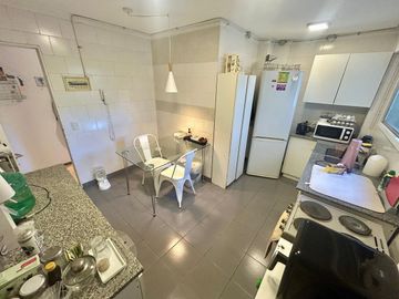 4 ambientes al frente con balcon Chacarita