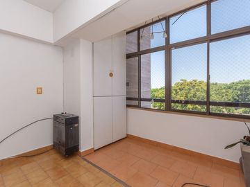 Venta dpto 3 Amb Avellaneda centro con Cochera