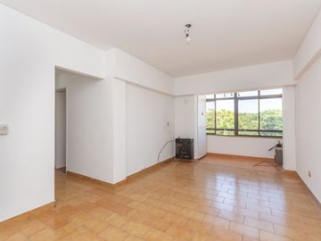 Venta dpto 3 Amb Avellaneda centro con Cochera