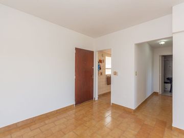 Venta dpto 3 Amb Avellaneda centro con Cochera