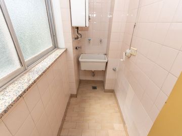 Venta dpto 3 Amb Avellaneda centro con Cochera