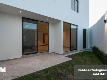 SE VENDE CASA EN CIMA AZUL