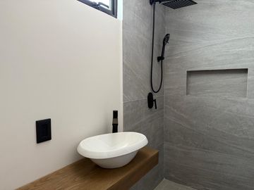 PUNTO LOMAS, Casa en VENTA con jardin y roof garden