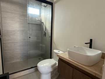 PUNTO LOMAS, Casa en VENTA con jardin y roof garden