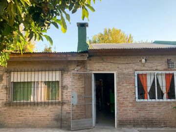 CASA Y COMERCIO EN VENTA MORENO OPORTUNIDAD