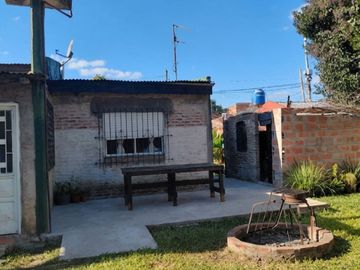 CASA Y COMERCIO EN VENTA MORENO OPORTUNIDAD