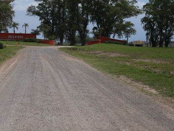 LOTE EN VENTA EN CLUB DE CAMPO TRES PINOS