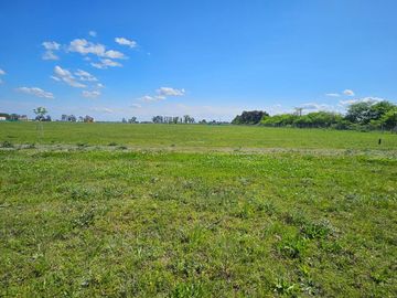LOTE EN VENTA EN CLUB DE CAMPO TRES PINOS
