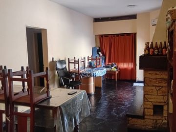 VENTA CASA 3 AMB. MAS OTRA CASA A TERMINAR MORENO