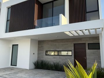 Casa en Venta en Fracc. Lomas del Dorado Residencial, Boca del Rio, Veracruz.