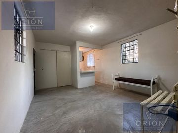 Casa renta de un nivel  cerca del km 94 de carretera Mexico Queretaro San Francisco Soyaniquilpan cerca bodegas de Liverpool