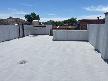 Departamento Tipo Casa en alquiler en Lanus Este