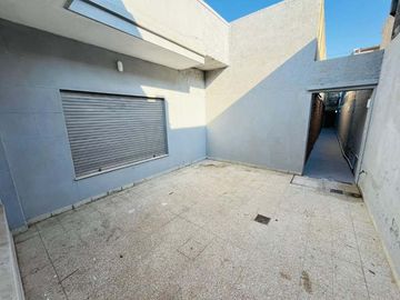 Departamento Tipo Casa en alquiler en Lanus Este