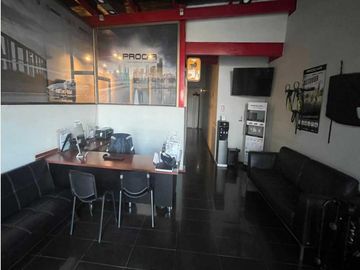 Local comercial en arriendo  en LO BARNECHEA