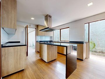 Casa en venta  en LAS CONDES