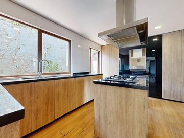 Casa en venta  en LAS CONDES