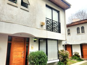 Casa en venta  en LA REINA