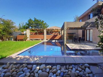 Casa en venta  en LA REINA