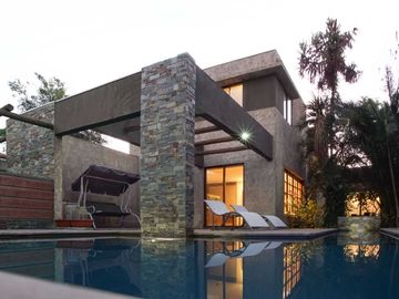 Casa en venta  en LA REINA