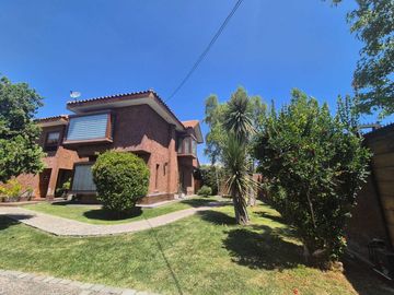 Casa en venta  en LA FLORIDA