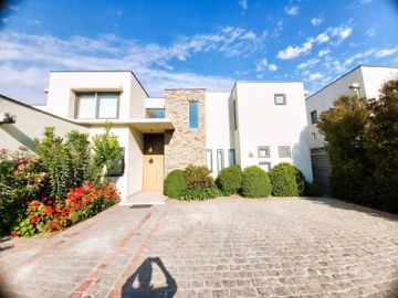 Casa en venta  en COLINA