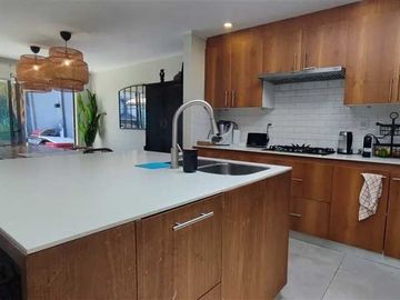 Casa en venta  en LA REINA