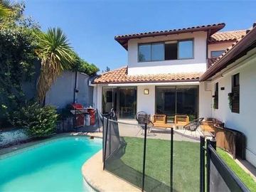 Casa en venta  en LA REINA