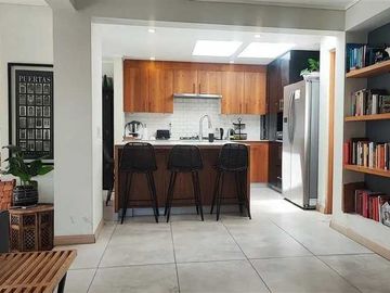 Casa en venta  en LA REINA