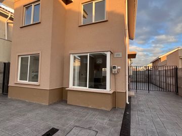 Casa en arriendo  en PADRE HURTADO