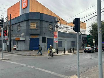 Local comercial en arriendo  en SANTIAGO