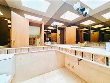 Casa en arriendo  en LAS CONDES