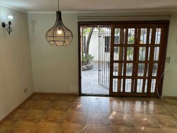 Casa en arriendo  en LA CISTERNA