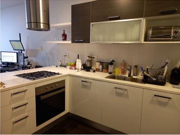 Apartamento en venta de 1 habitación con balcón en Bogotá, Santa Bárbara.