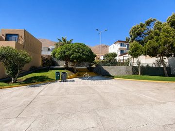 Casa en venta con vista al mar - Sector Llacolén