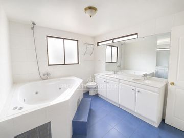 Casa en venta con vista al mar - Sector Llacolén