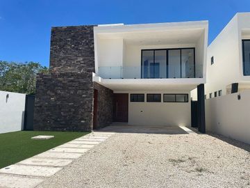 Casa en Venta, Yucatán Tamanche, 4 Recámaras.
