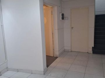 Alquiler Local Comercial con Oficinas en Balvanera - CABA