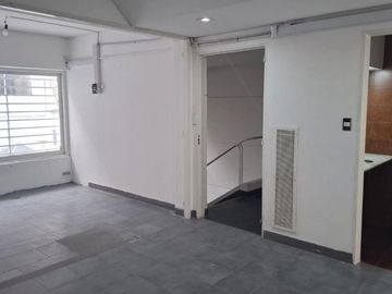 Alquiler Local Comercial con Oficinas en Balvanera - CABA