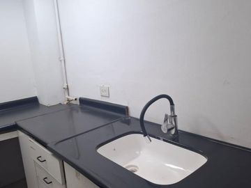 Alquiler Local Comercial con Oficinas en Balvanera - CABA