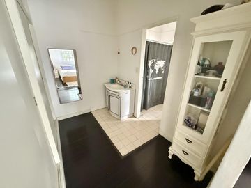 Casa apto uso comercial en alquiler con jardin, pileta y parrilla en Martinez