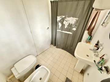 Casa apto uso comercial en alquiler con jardin, pileta y parrilla en Martinez