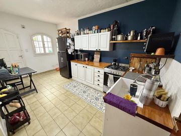 Casa apto uso comercial en alquiler con jardin, pileta y parrilla en Martinez
