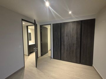 RENTA Departamento Nuevo en LATITUD  Plaza Puerta La Victoria