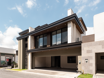 Casa en Venta en La Herradura Residencial, Monterrey Nuevo Leon.