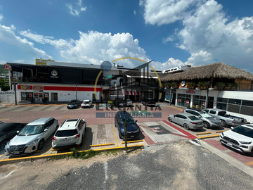 Local comercial renta con traspaso Plaza Almira La Pradera 45,000 Querétaro EstM