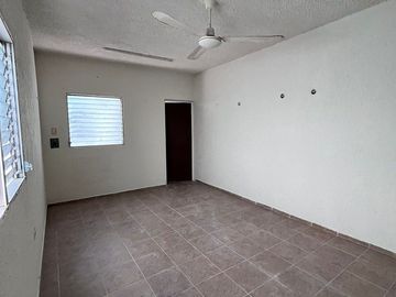 Casa en RENTA  ideal para cafetería o galería en Centro de Mérida
