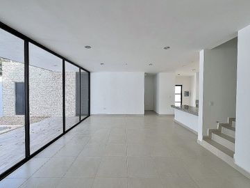 CASA EN VENTA EN  TEMOZÓN NORTE