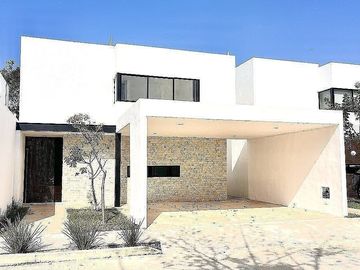 CASA EN VENTA EN  TEMOZÓN NORTE