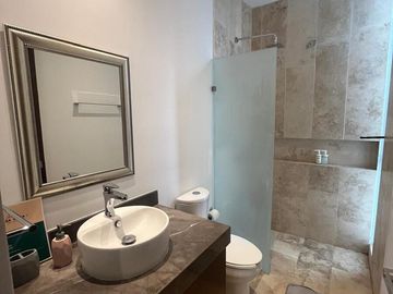 CASA AMUEBLADA EN VENTA CON PÁNELES SOLARES, EN TEMOZÓN, MÉRIDA, YUCATÁN